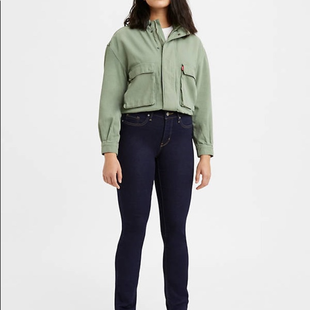 Levi’s 312 Shaping Slim Dark Wash